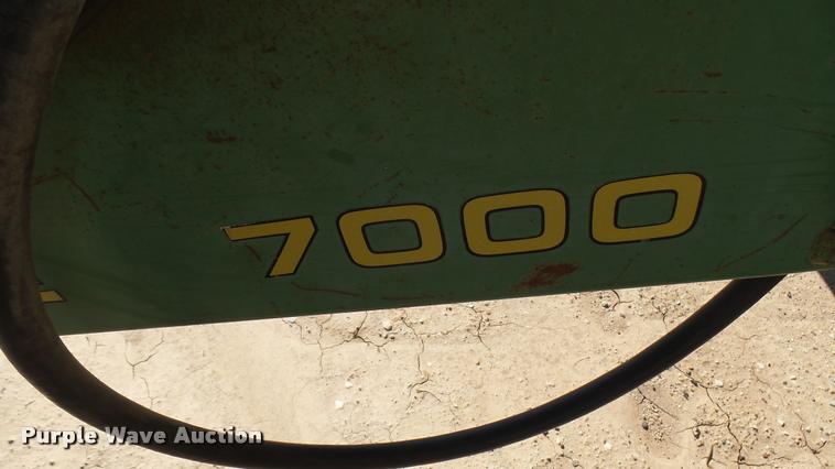 image for item DA0472 John Deere 7000 planter