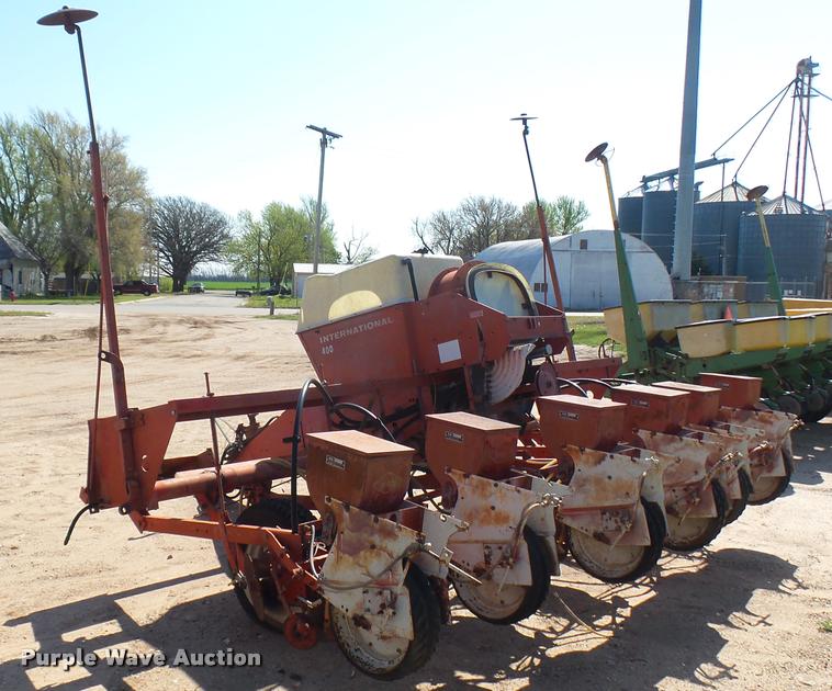 image for item DA0473 International 400 planter