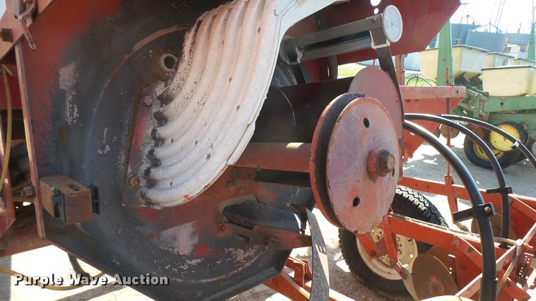 image for item DA0473 International 400 planter