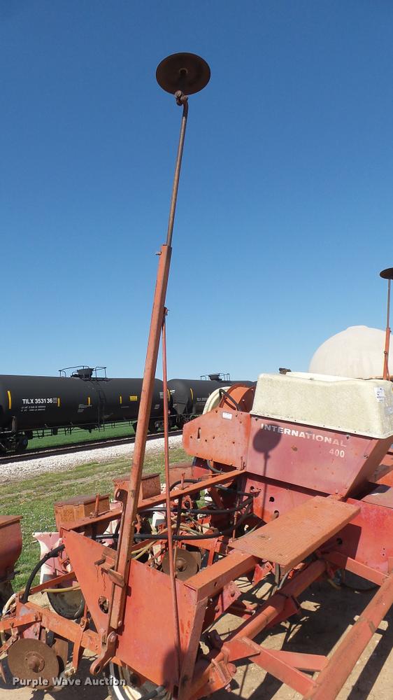 image for item DA0473 International 400 planter