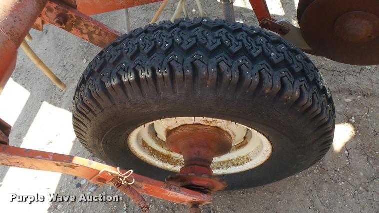 image for item DA0473 International 400 planter