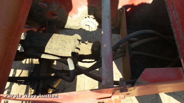 image for item DA0473 International 400 planter