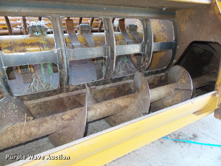 image for item DA0644 HayBuster 2544 bale grinder