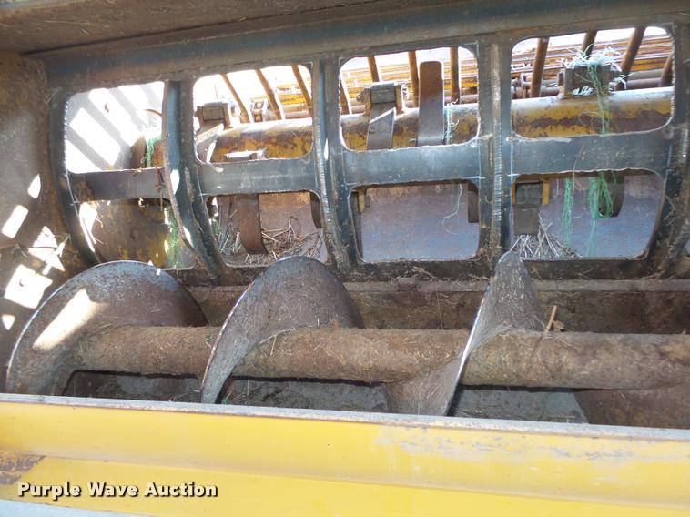 image for item DA0644 HayBuster 2544 bale grinder