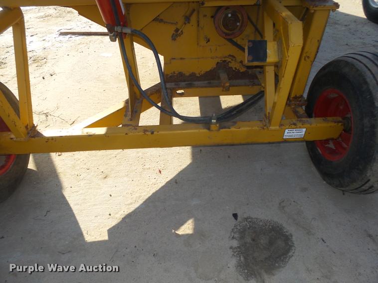 image for item DA0644 HayBuster 2544 bale grinder