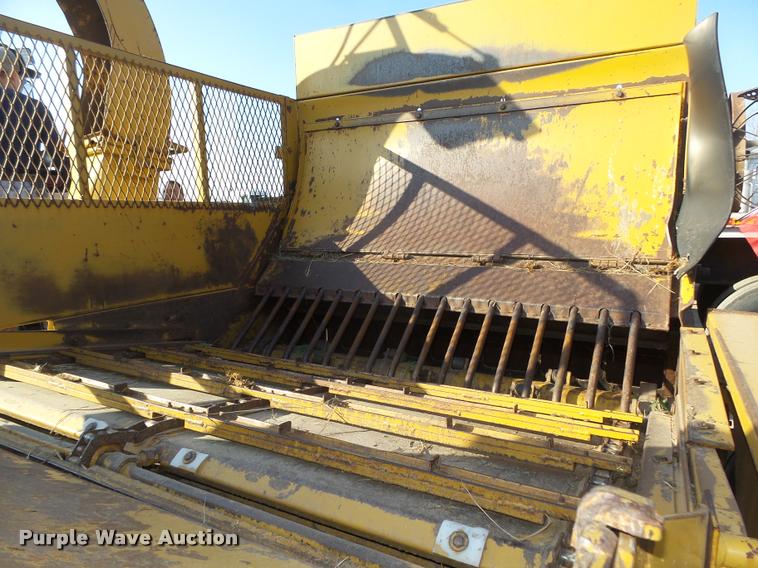 image for item DA0644 HayBuster 2544 bale grinder