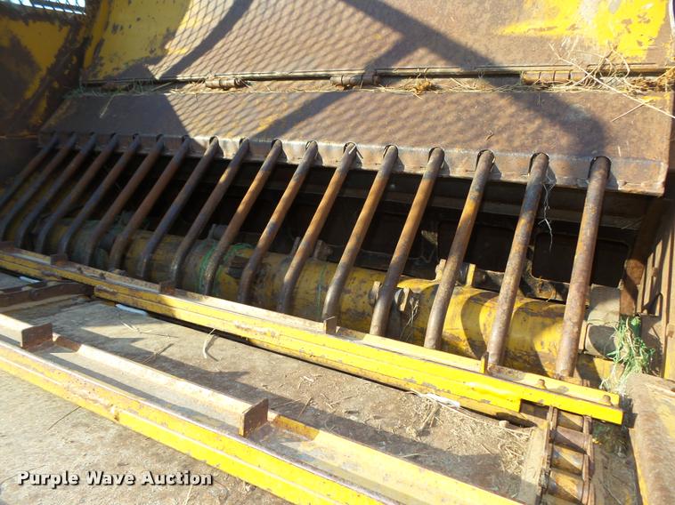image for item DA0644 HayBuster 2544 bale grinder