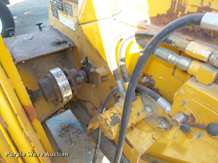 image for item DA0644 HayBuster 2544 bale grinder