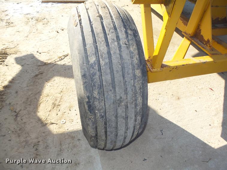 image for item DA0644 HayBuster 2544 bale grinder