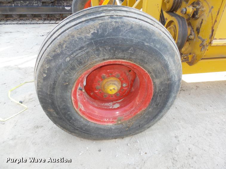 image for item DA0644 HayBuster 2544 bale grinder