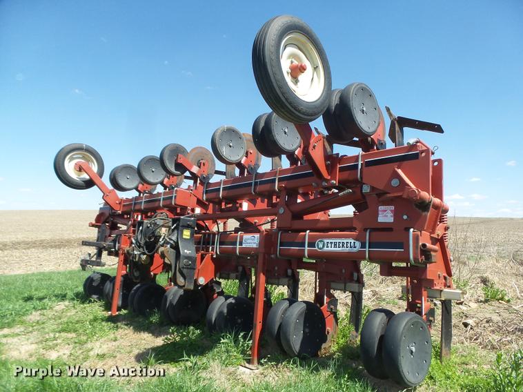 image for item DA0658 Wetherell 2700 row crop cultivator