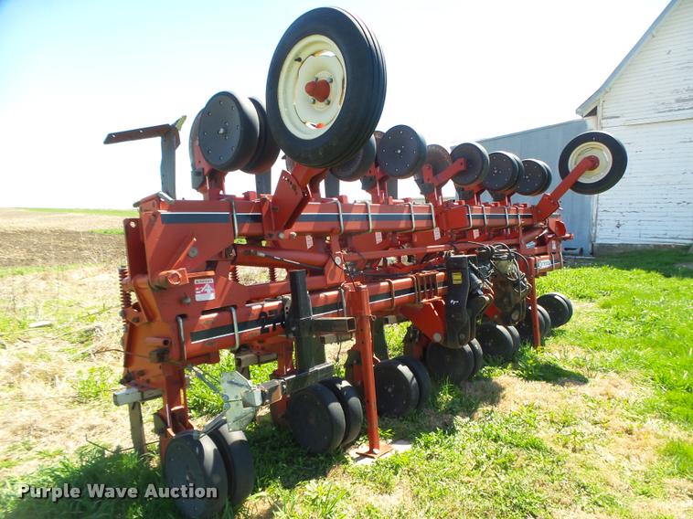 image for item DA0658 Wetherell 2700 row crop cultivator
