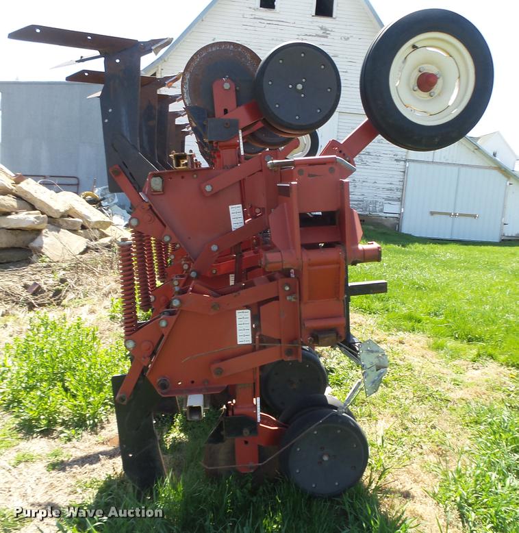 image for item DA0658 Wetherell 2700 row crop cultivator