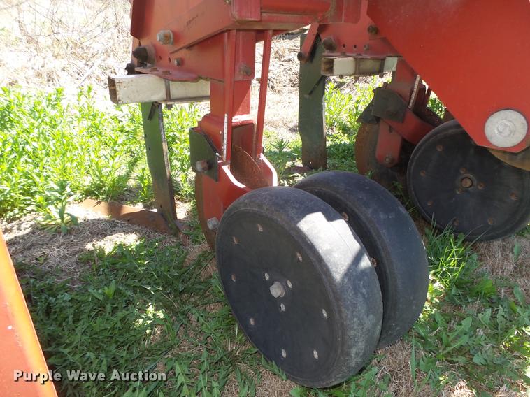 image for item DA0658 Wetherell 2700 row crop cultivator