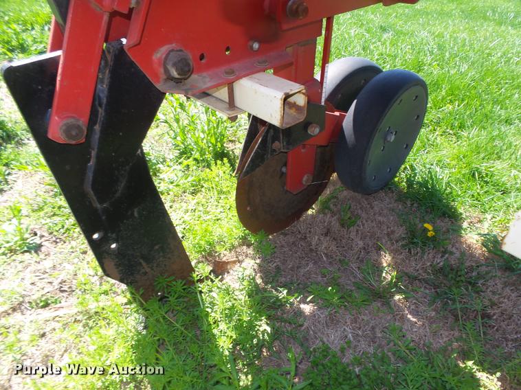 image for item DA0658 Wetherell 2700 row crop cultivator