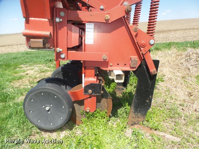 image for item DA0658 Wetherell 2700 row crop cultivator