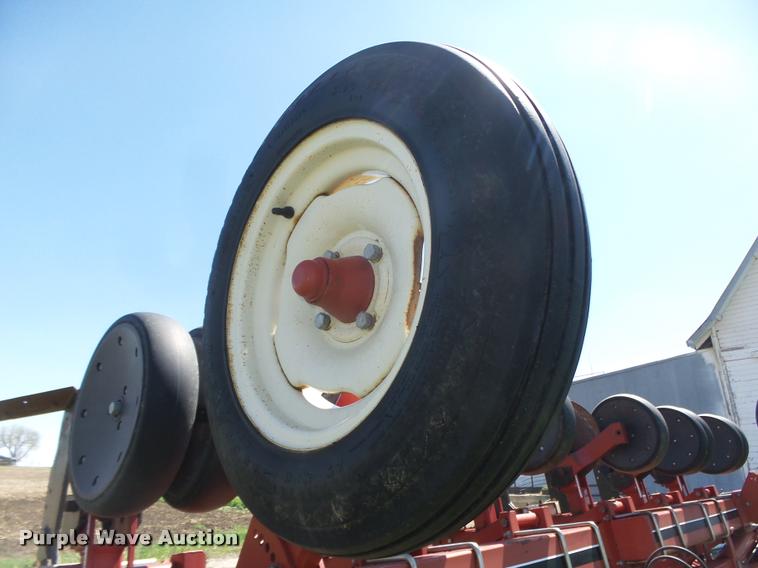 image for item DA0658 Wetherell 2700 row crop cultivator