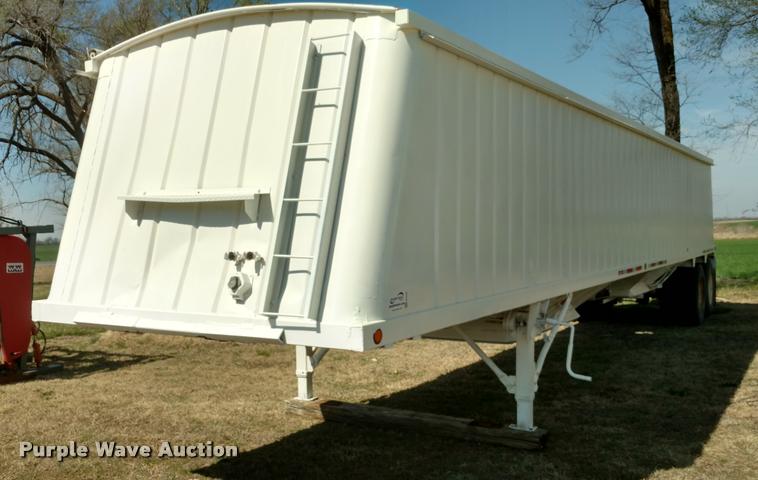 image for item DA5530 1987 Brenner double hopper grain trailer