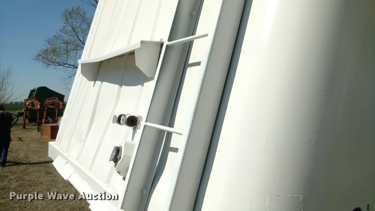 image for item DA5530 1987 Brenner double hopper grain trailer