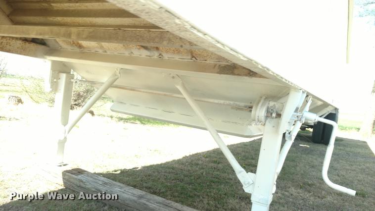 image for item DA5530 1987 Brenner double hopper grain trailer