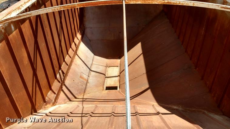 image for item DA5530 1987 Brenner double hopper grain trailer