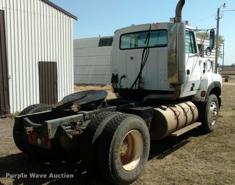 image for item DA5531 1995 Ford LA9000 Aero Max 106 semi truck