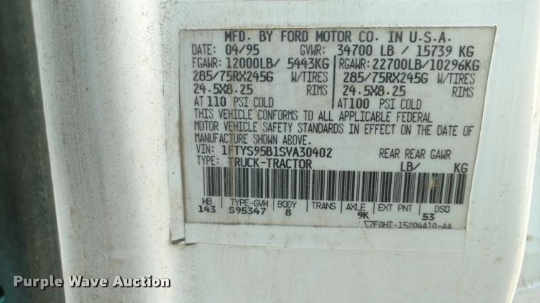 image for item DA5531 1995 Ford LA9000 Aero Max 106 semi truck