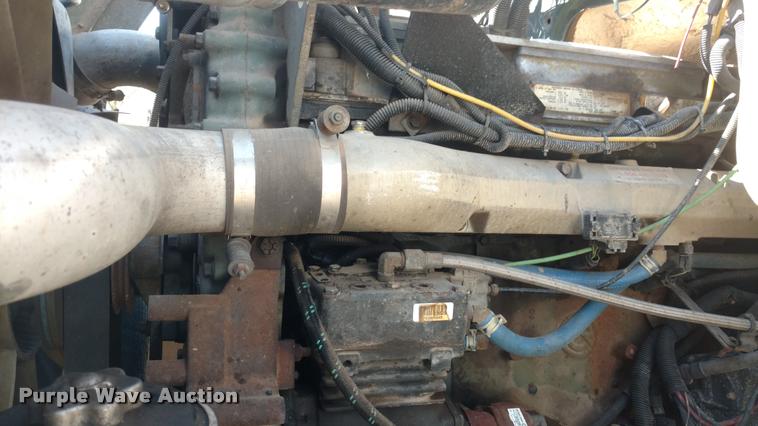 image for item DA5531 1995 Ford LA9000 Aero Max 106 semi truck