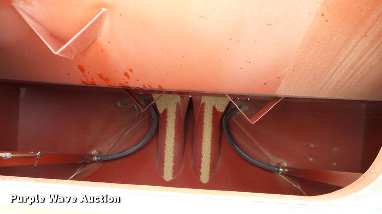 image for item DA6113 Case IH ATX3010 air seeder