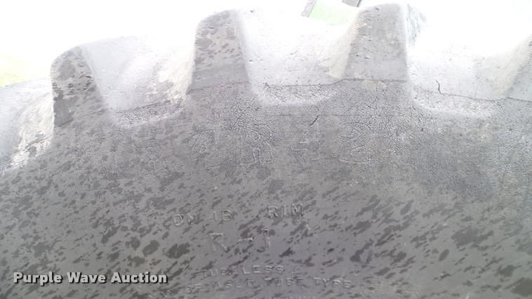 image for item DA6116 1985 John Deere 4850 tractor