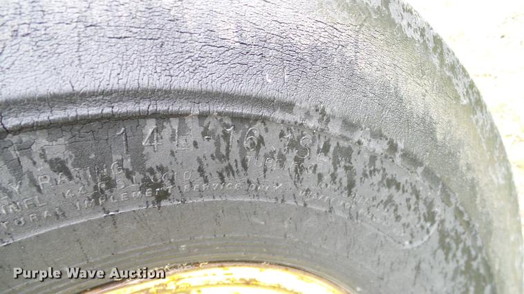 image for item DA6116 1985 John Deere 4850 tractor