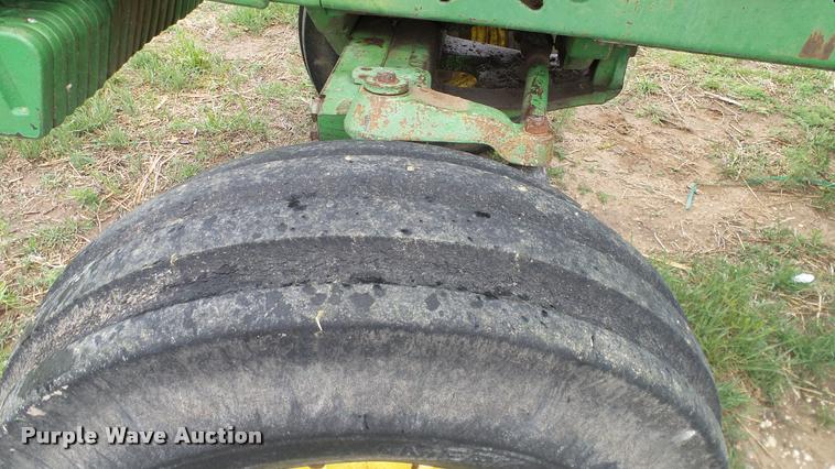 image for item DA6116 1985 John Deere 4850 tractor