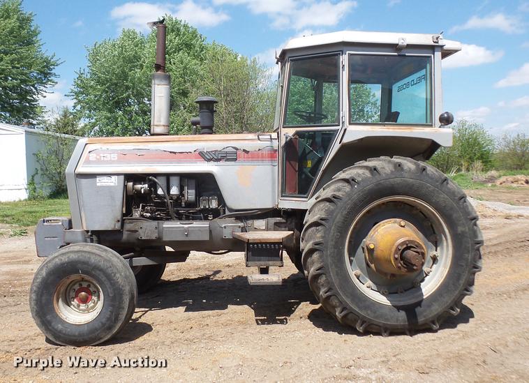image for item DA8109 1982 White 2-135 tractor
