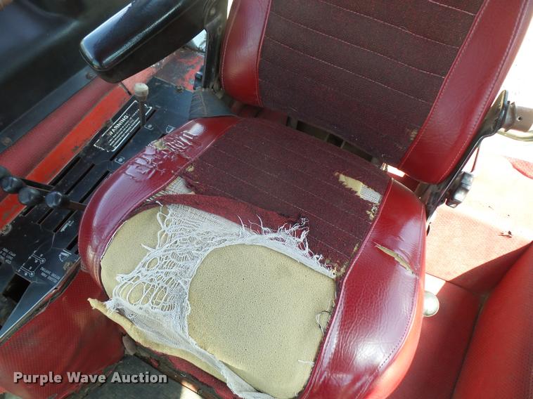 image for item DA8109 1982 White 2-135 tractor