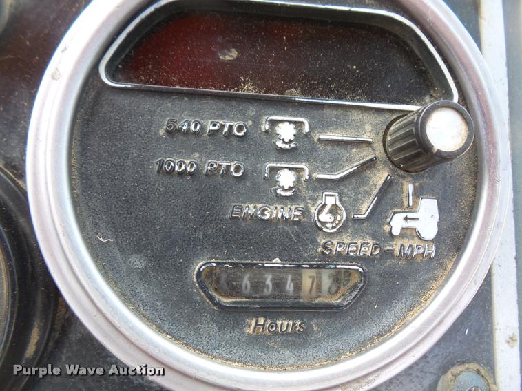 image for item DA8109 1982 White 2-135 tractor