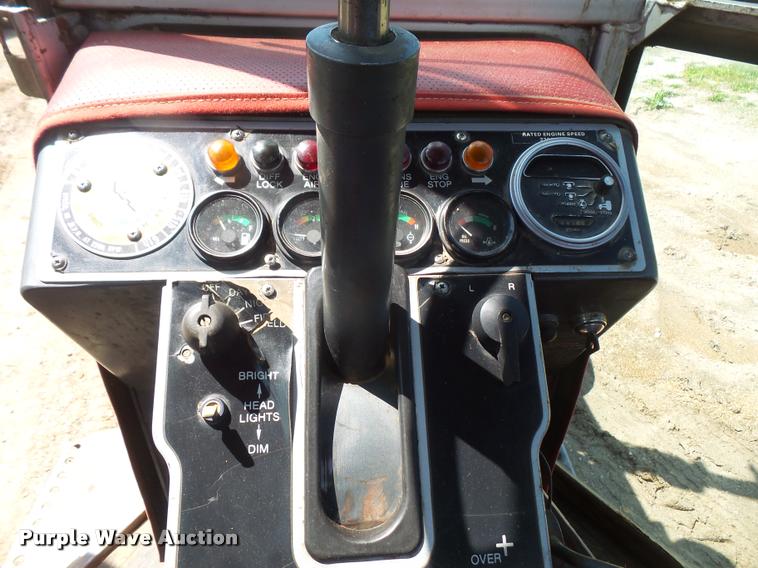 image for item DA8109 1982 White 2-135 tractor