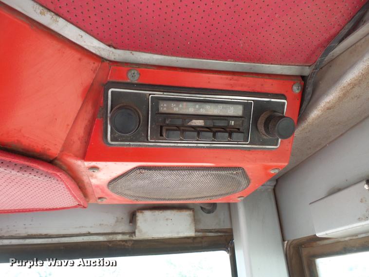 image for item DA8109 1982 White 2-135 tractor