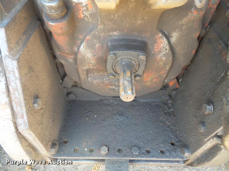 image for item DA8109 1982 White 2-135 tractor