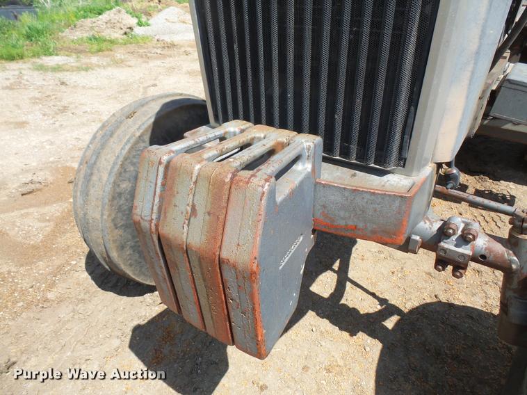 image for item DA8109 1982 White 2-135 tractor