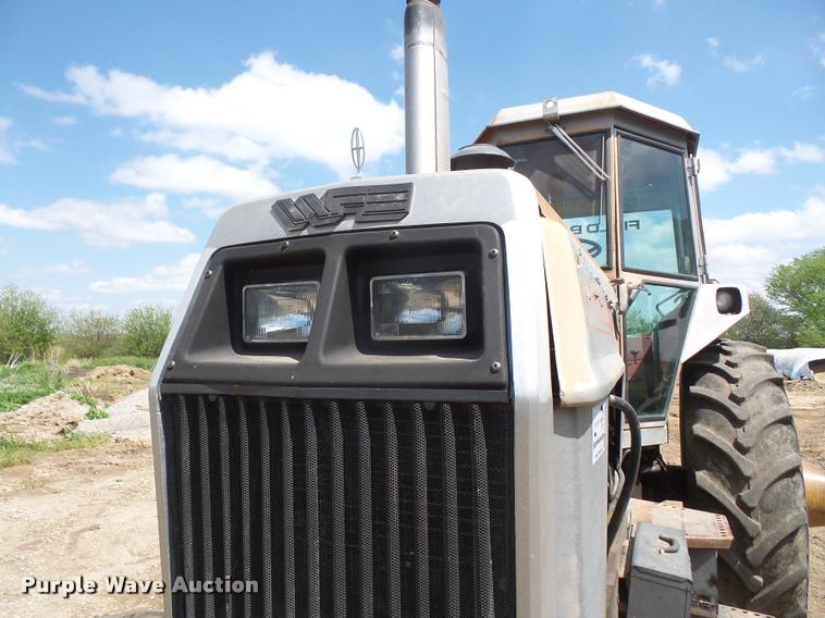 image for item DA8109 1982 White 2-135 tractor