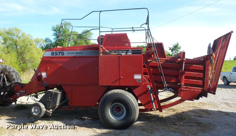 image for item DA8116 1999 Case IH 8575 square baler