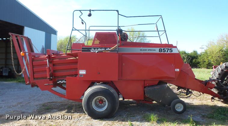 image for item DA8116 1999 Case IH 8575 square baler