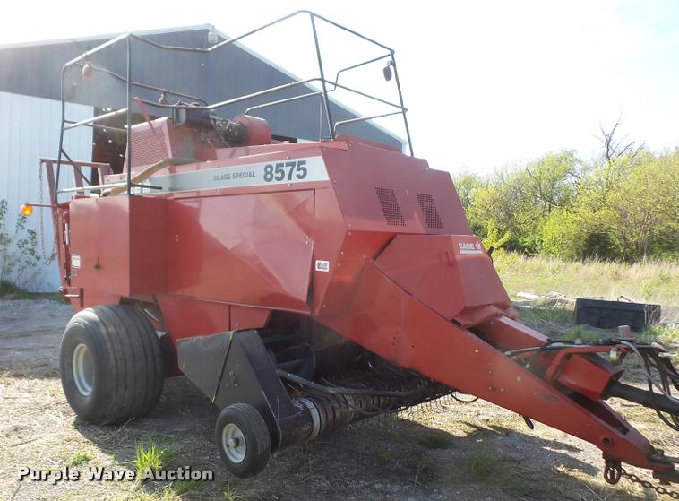 image for item DA8116 1999 Case IH 8575 square baler