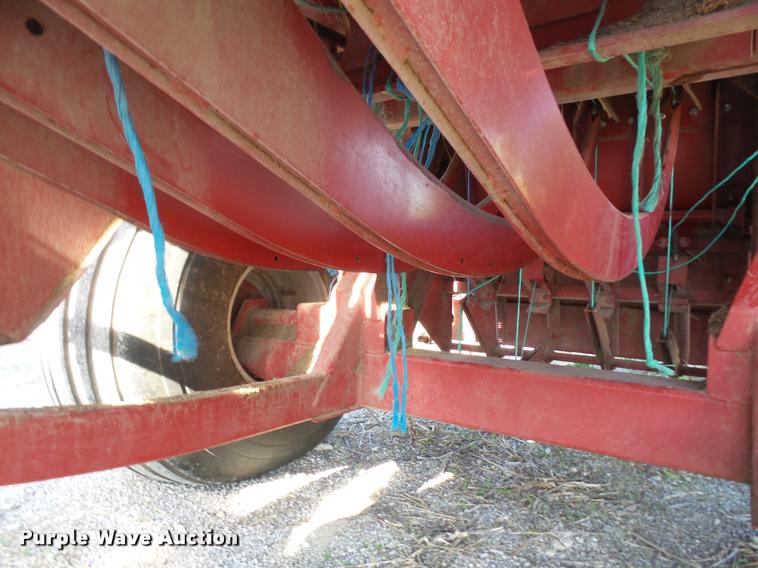 image for item DA8116 1999 Case IH 8575 square baler