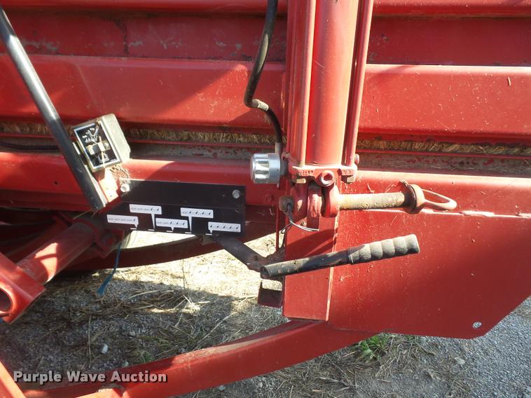 image for item DA8116 1999 Case IH 8575 square baler