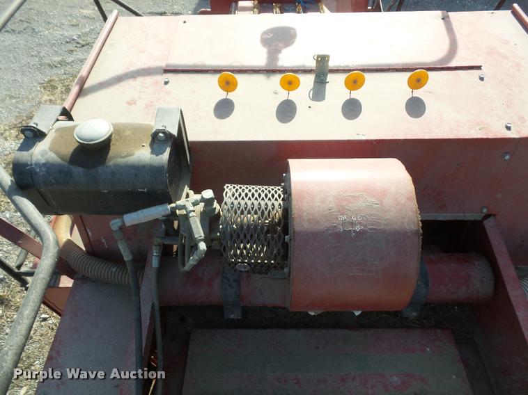 image for item DA8116 1999 Case IH 8575 square baler