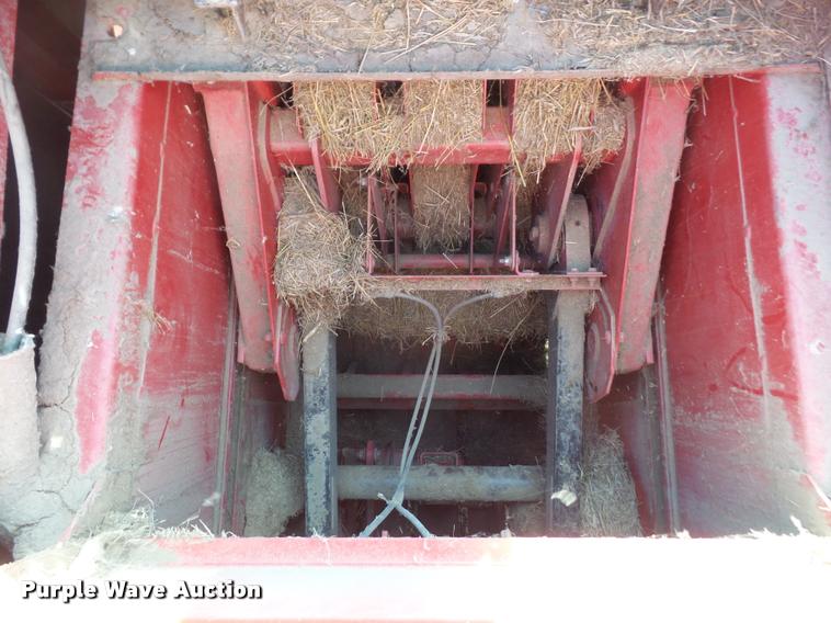 image for item DA8116 1999 Case IH 8575 square baler