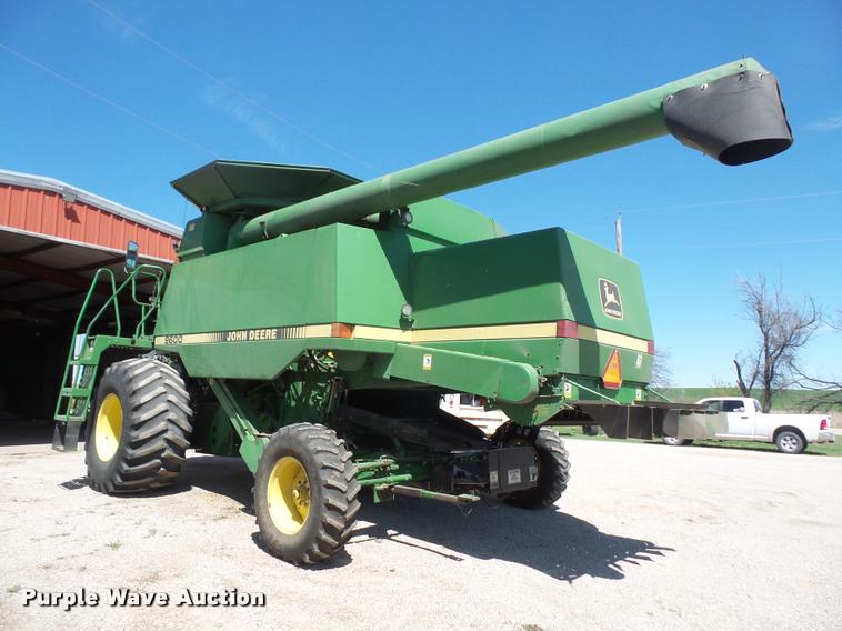 image for item DA8117 1989 John Deere 9600 combine