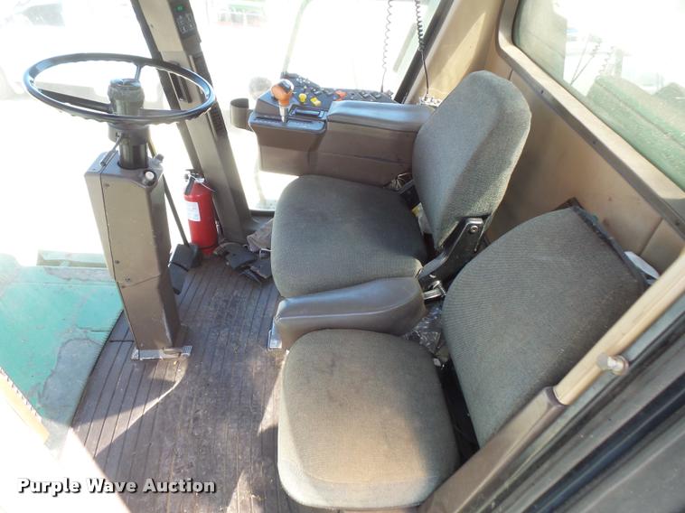 image for item DA8117 1989 John Deere 9600 combine