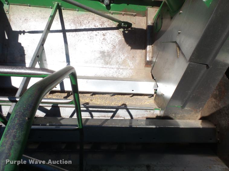 image for item DA8117 1989 John Deere 9600 combine